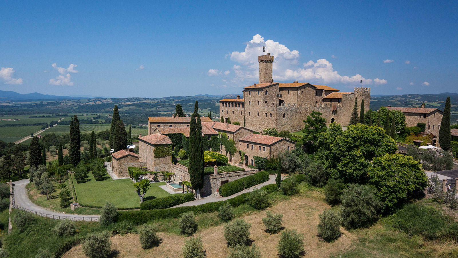 Castello Banfi-il Borgo – Tuscany, Italy | BondsLatam
